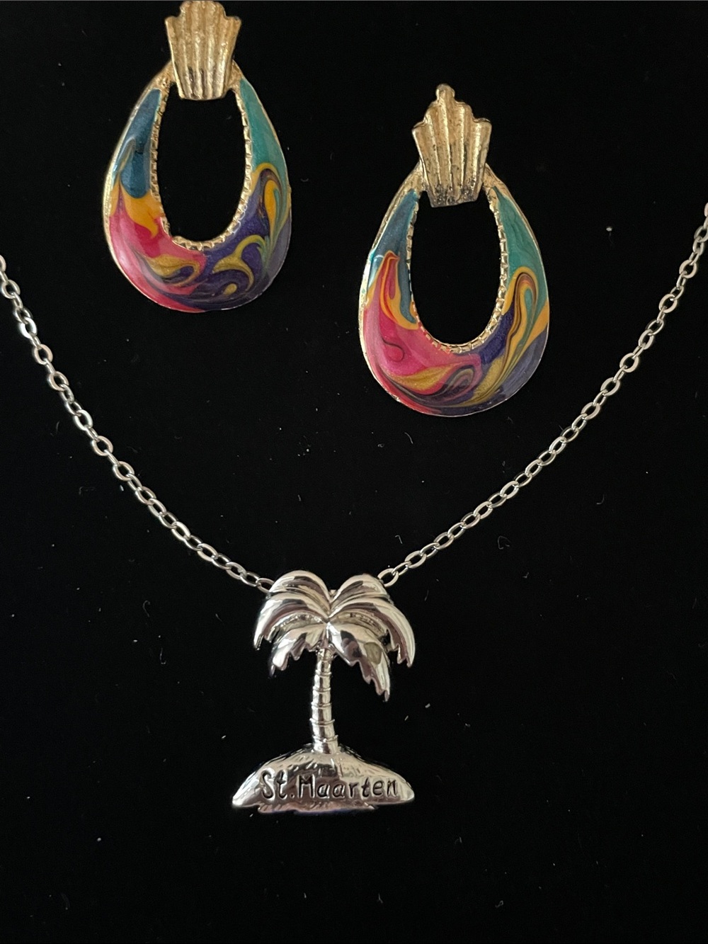 Colorful Enamel Hoop Earrings and Silver Palm Tree Necklace Set - Multicolor